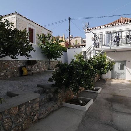Lovely Quiet House With Garden Spetses Town Luaran gambar